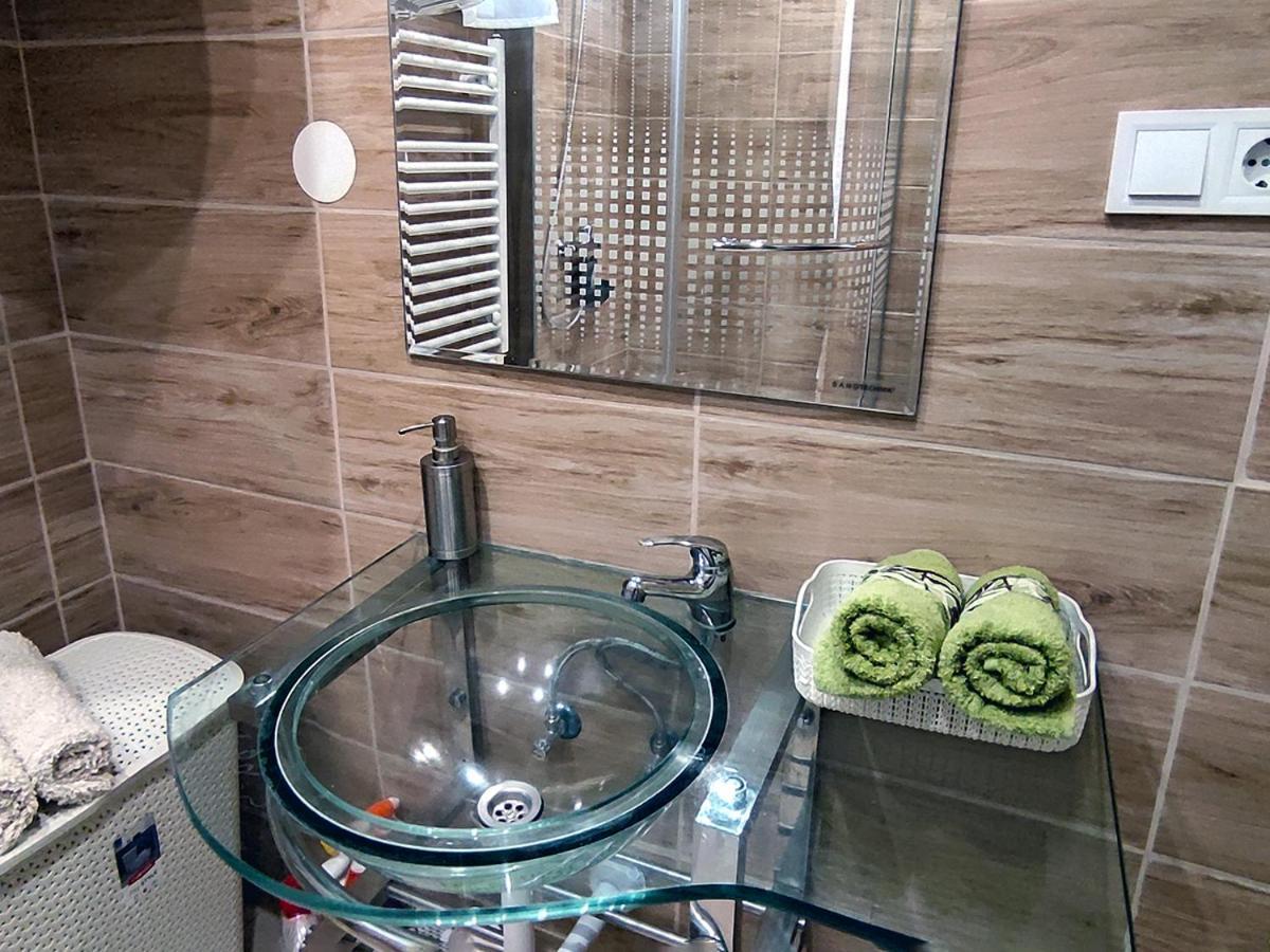 White Stone Apartman ไฮจ์ดุสโซบอสโล ภายนอก รูปภาพ