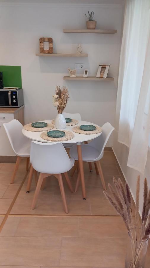 White Stone Apartman ไฮจ์ดุสโซบอสโล ภายนอก รูปภาพ