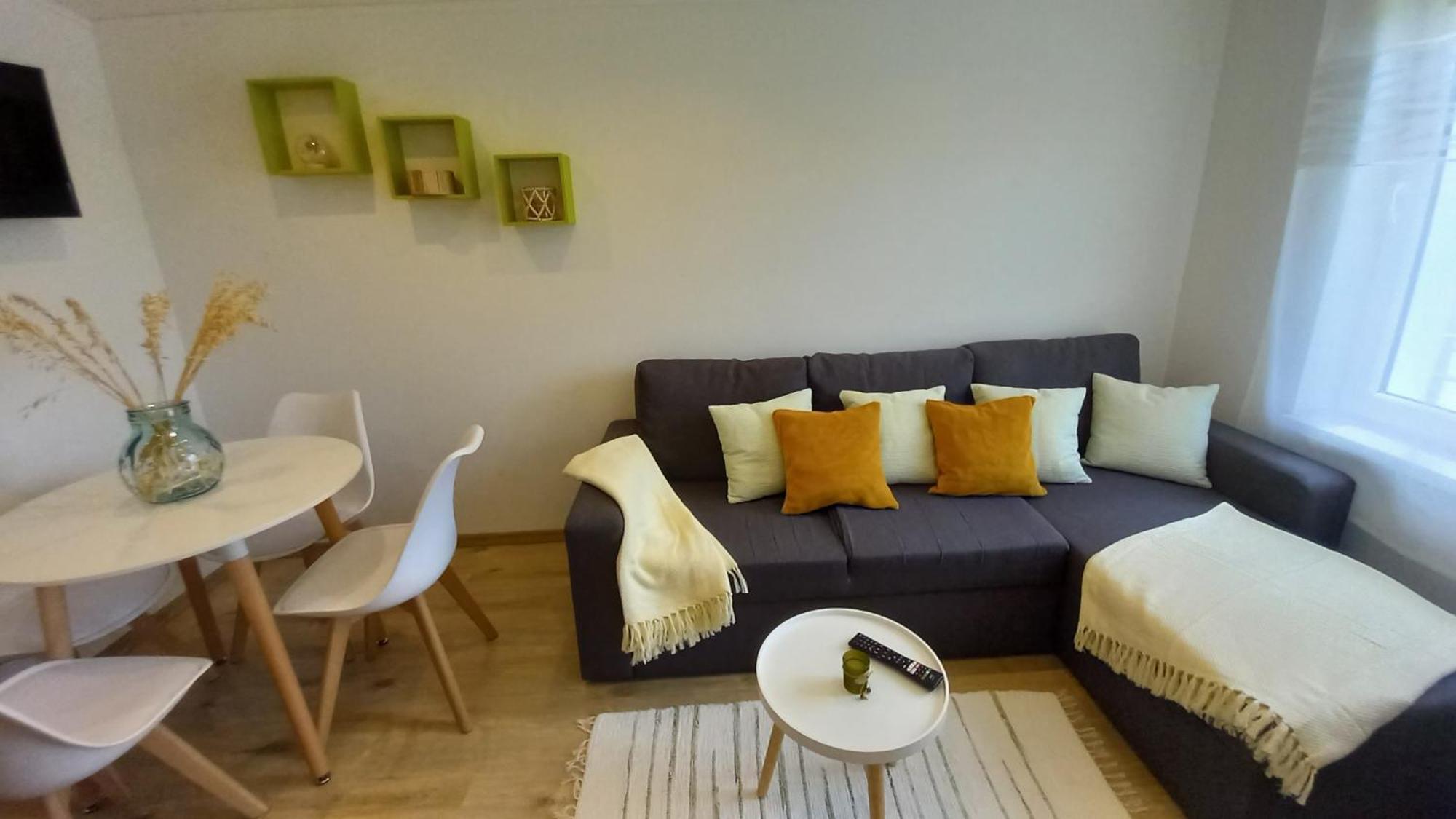 White Stone Apartman ไฮจ์ดุสโซบอสโล ภายนอก รูปภาพ