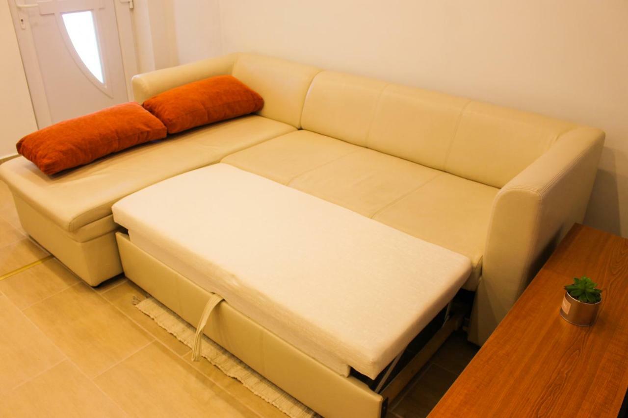 White Stone Apartman ไฮจ์ดุสโซบอสโล ภายนอก รูปภาพ